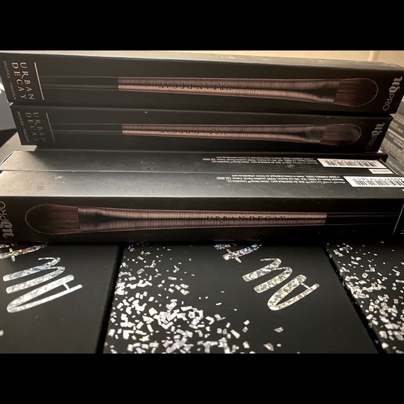 Urban Decay Pro Urban Large Eyeshadow E-203 Brush
